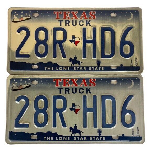 Vintage Texas Truck License Plates 28R HD6 Pair Retired Lone Star State 2000 - Picture 1 of 6
